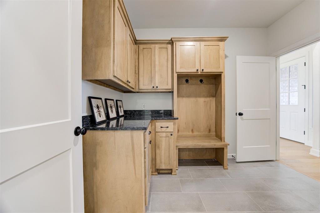 4533 Maple Ridge Drive Property Photo 39