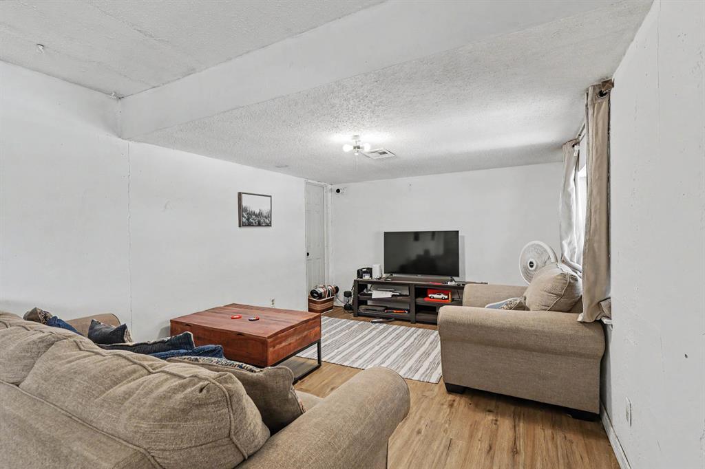 1444 Nw 96th Street Property Photo 4