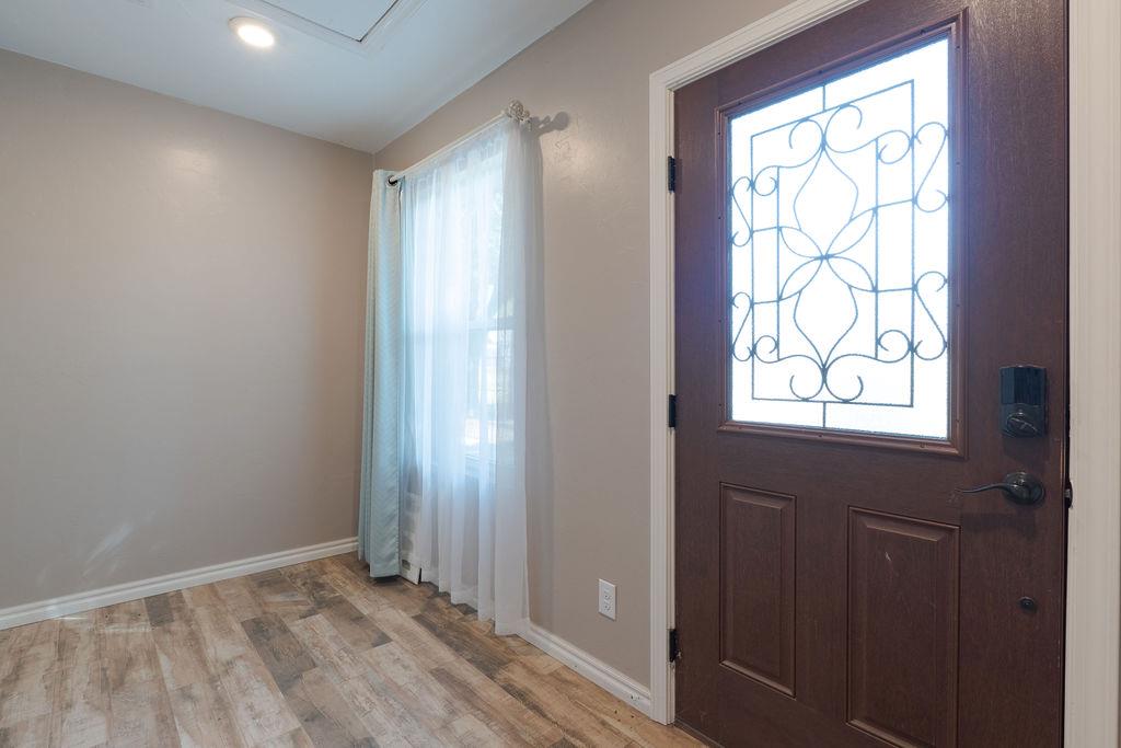 804 S Market Avenue Property Photo 6
