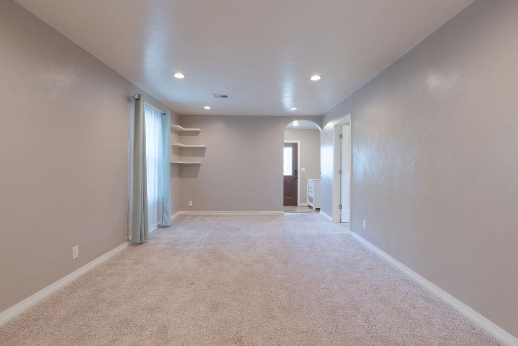804 S Market Avenue Property Photo 11