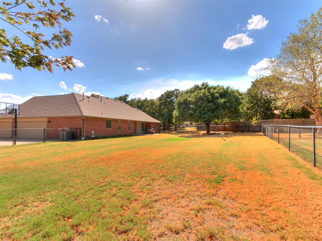 7001 Mid Iron Lane Property Photo 13