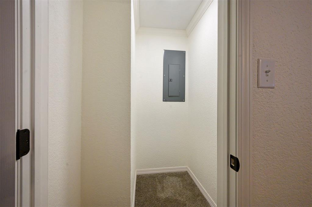 510 W Adams Street Property Photo 15