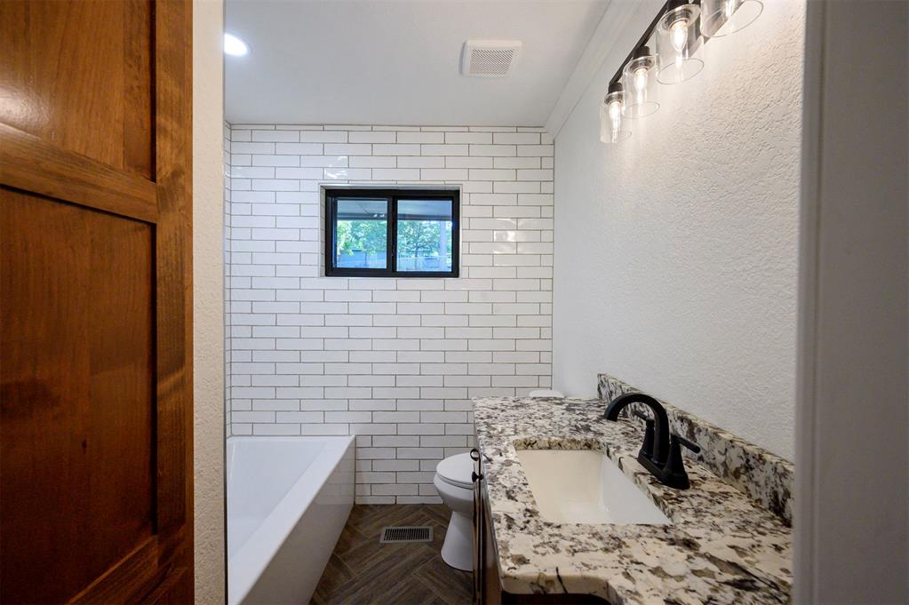 510 W Adams Street Property Photo 29