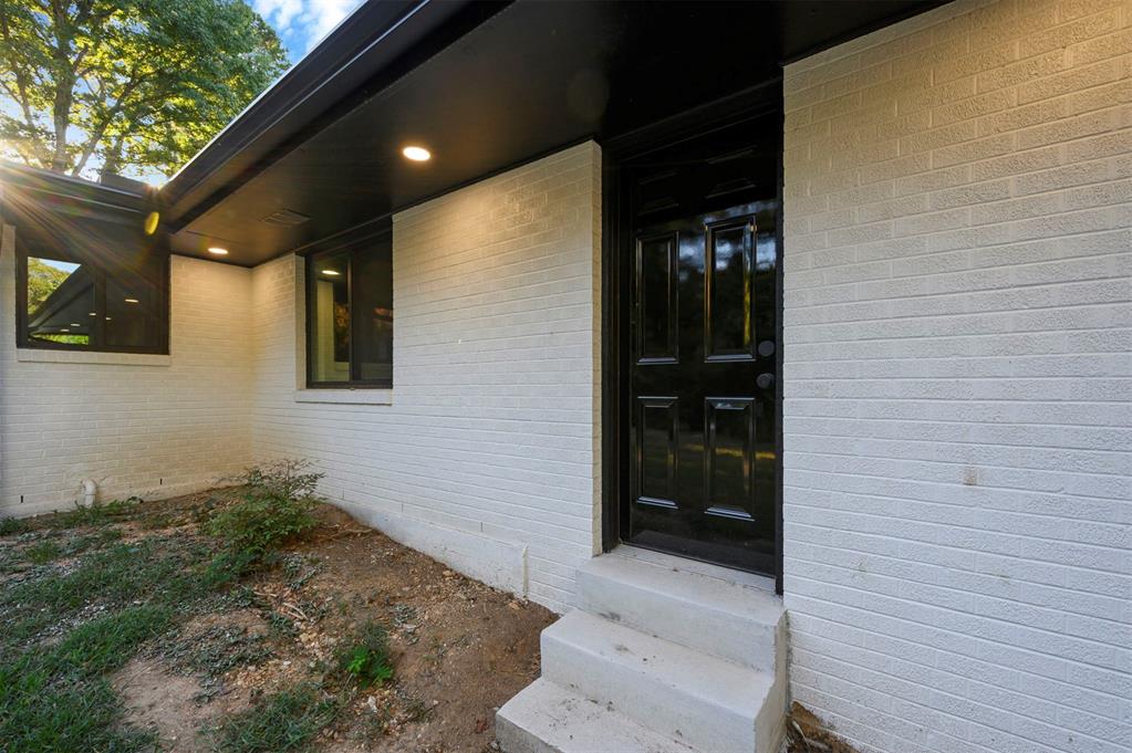 510 W Adams Street Property Photo 37