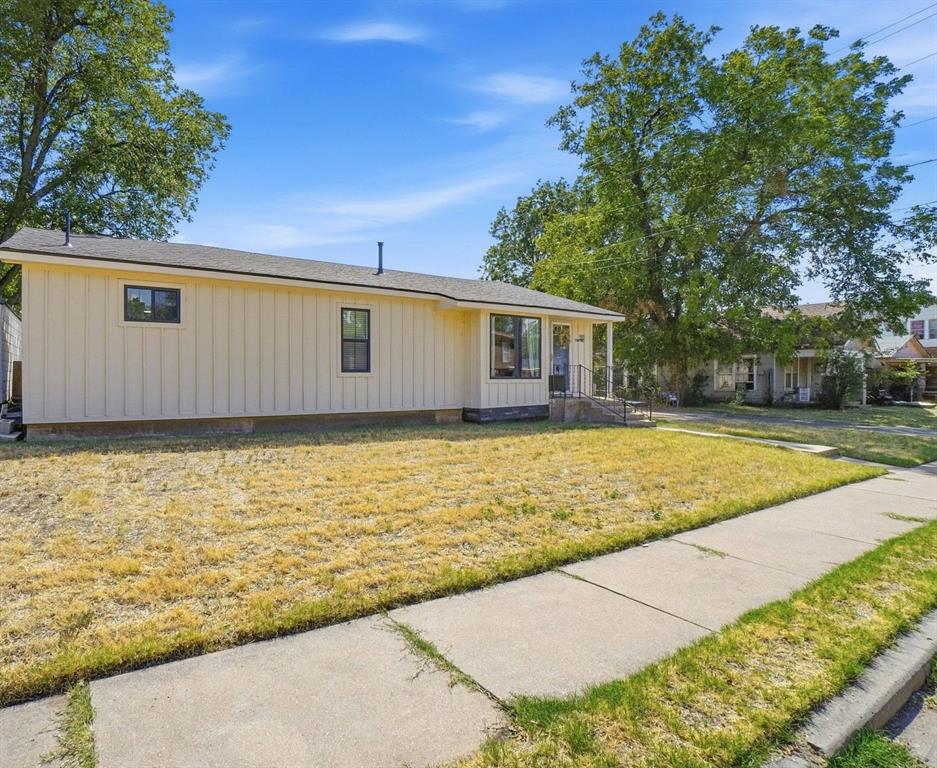 120 E Van Buren Street Property Photo 2
