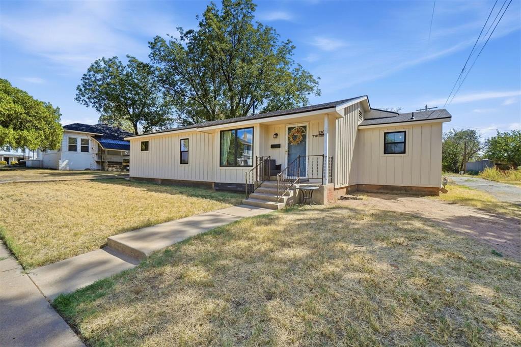 120 E Van Buren Street Property Photo 3