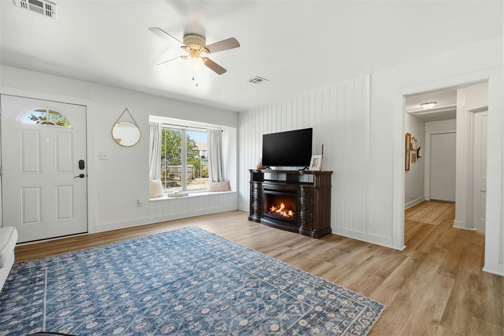 120 E Van Buren Street Property Photo 6