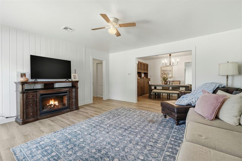 120 E Van Buren Street Property Photo 7