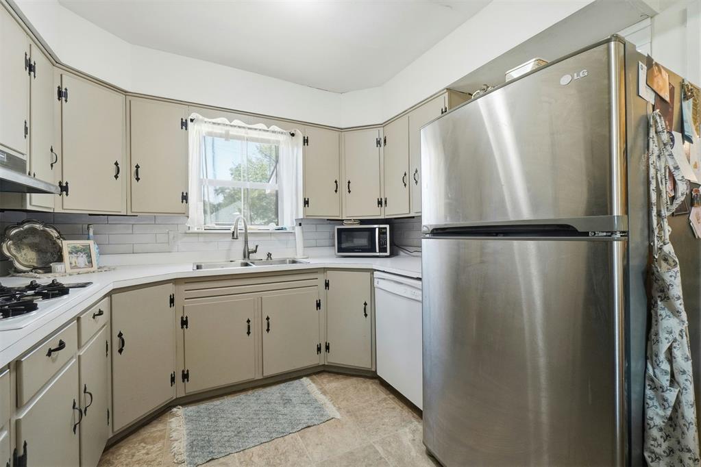 120 E Van Buren Street Property Photo 12