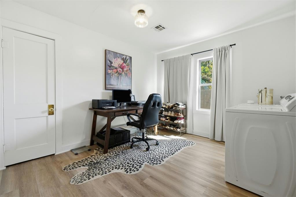 120 E Van Buren Street Property Photo 26