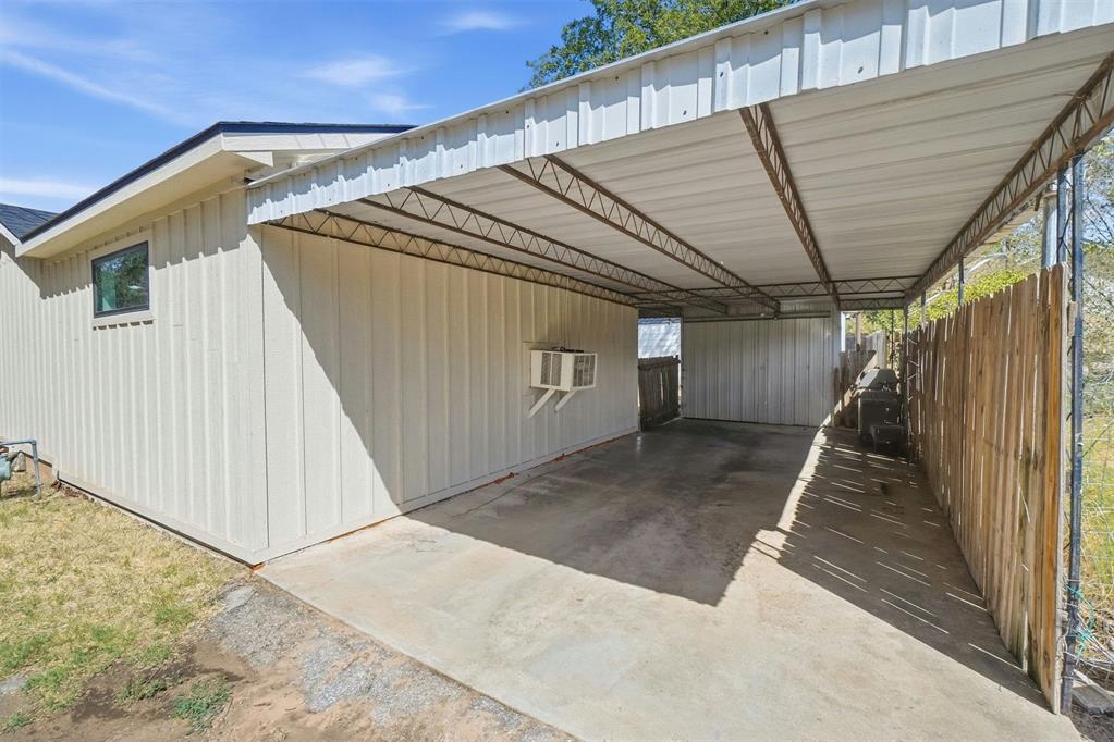 120 E Van Buren Street Property Photo 31
