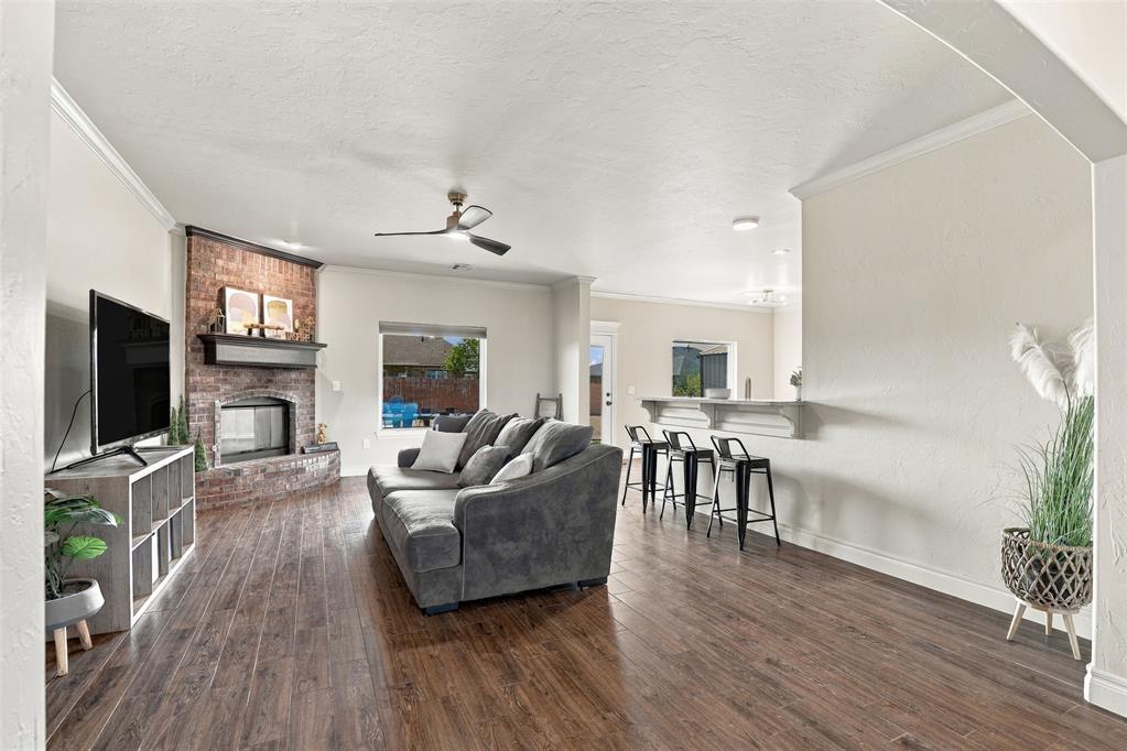 18414 Frontier Trail Property Photo 4