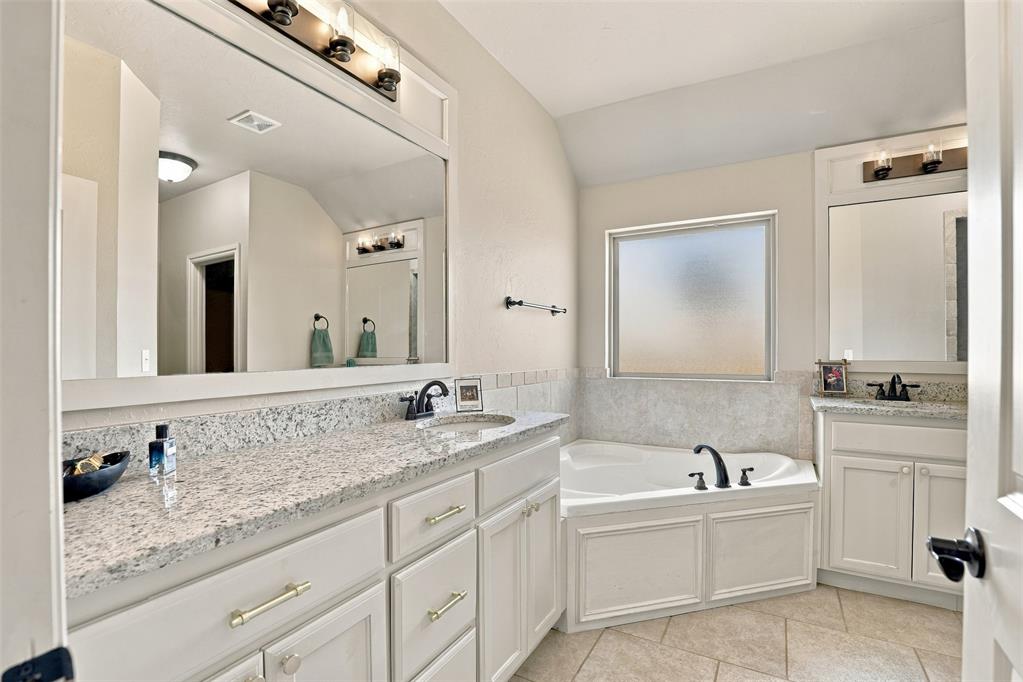 18414 Frontier Trail Property Photo 12