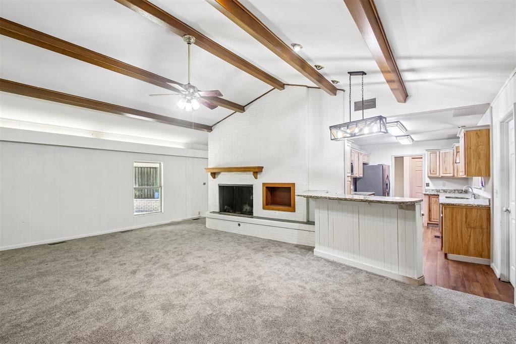 600 Diamond Street Property Photo 4