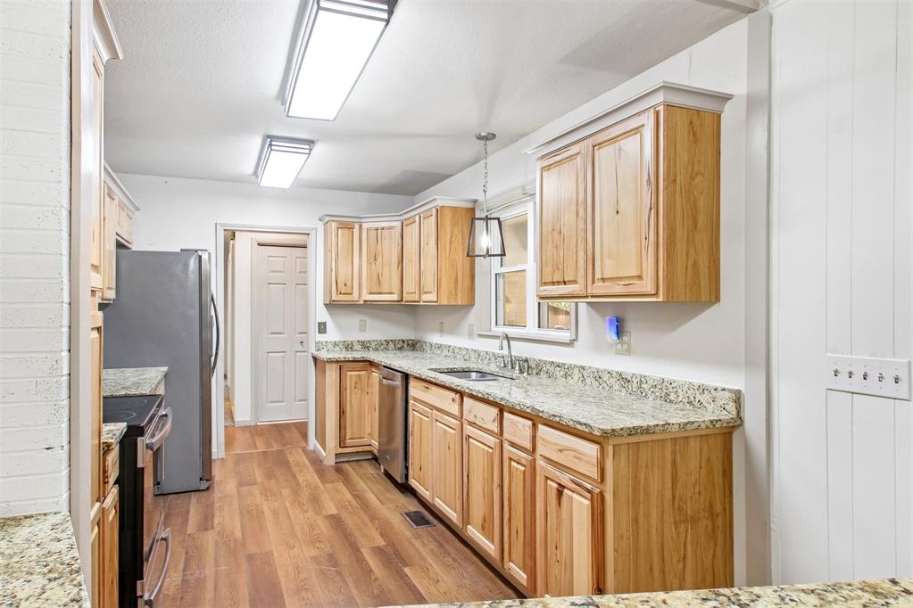 600 Diamond Street Property Photo 5