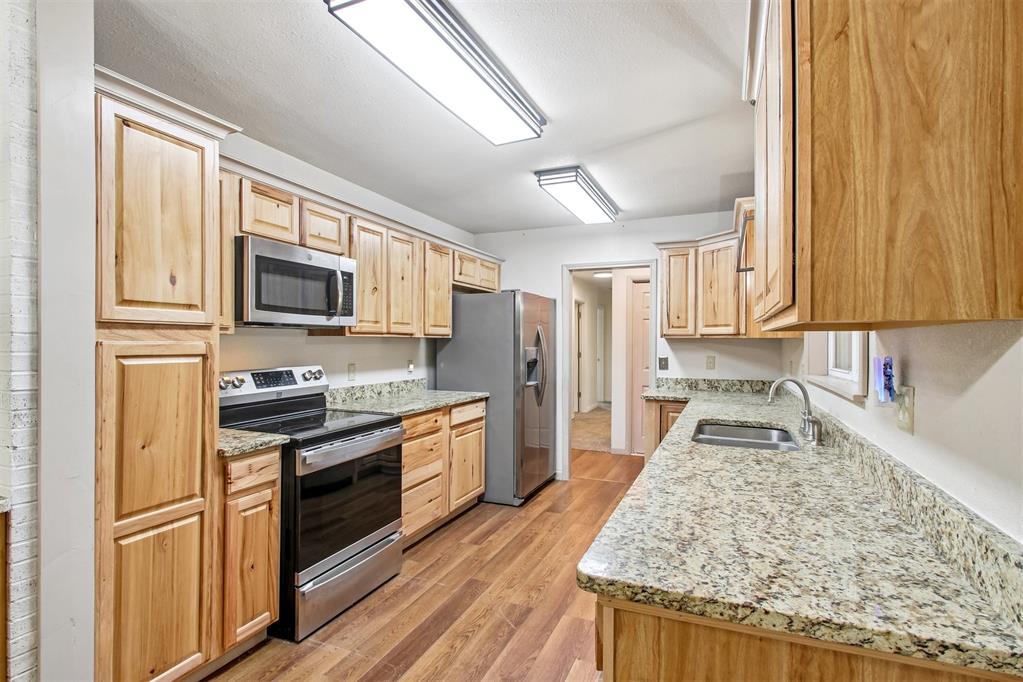 600 Diamond Street Property Photo 6