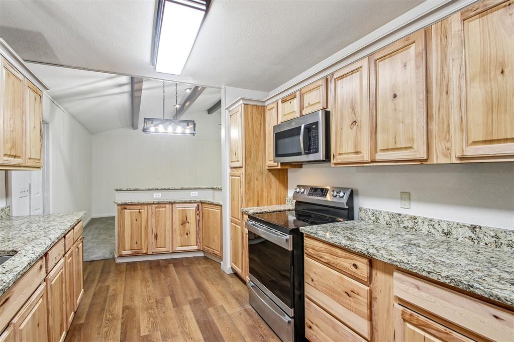 600 Diamond Street Property Photo 7