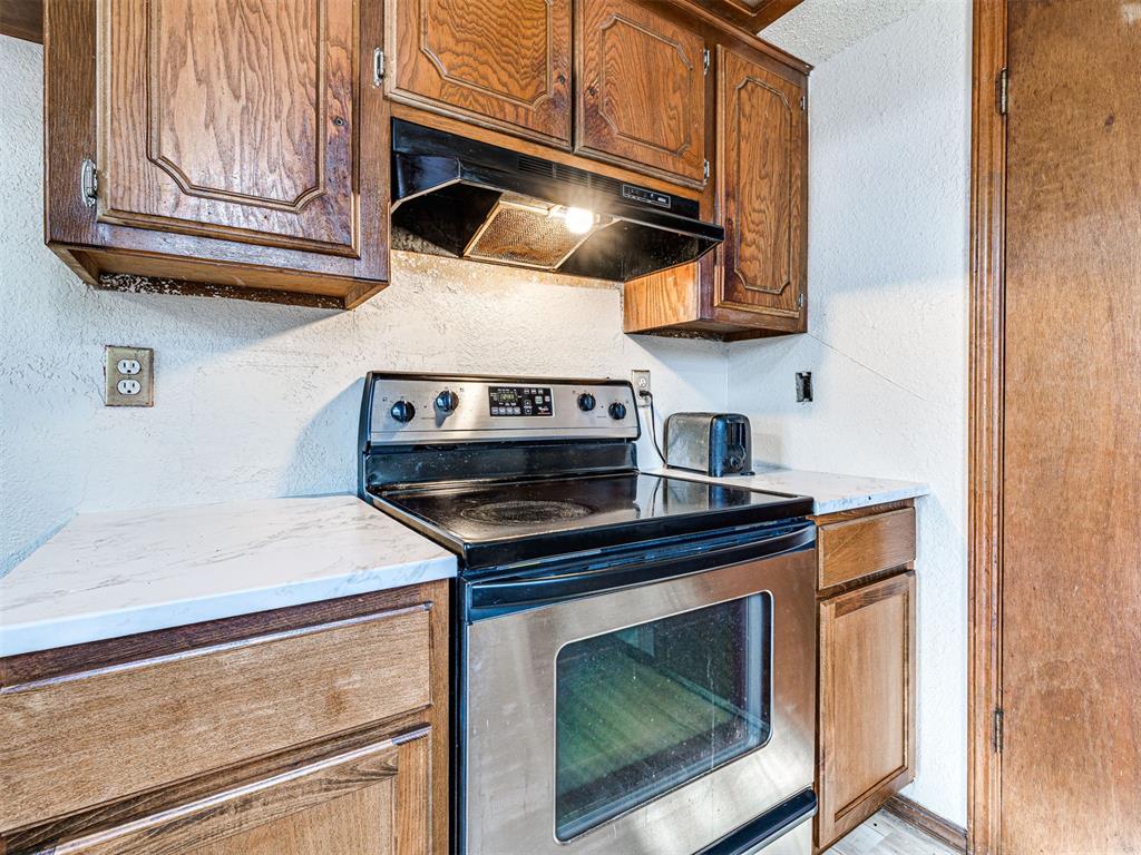 8712 Oakridge Drive Property Photo 11