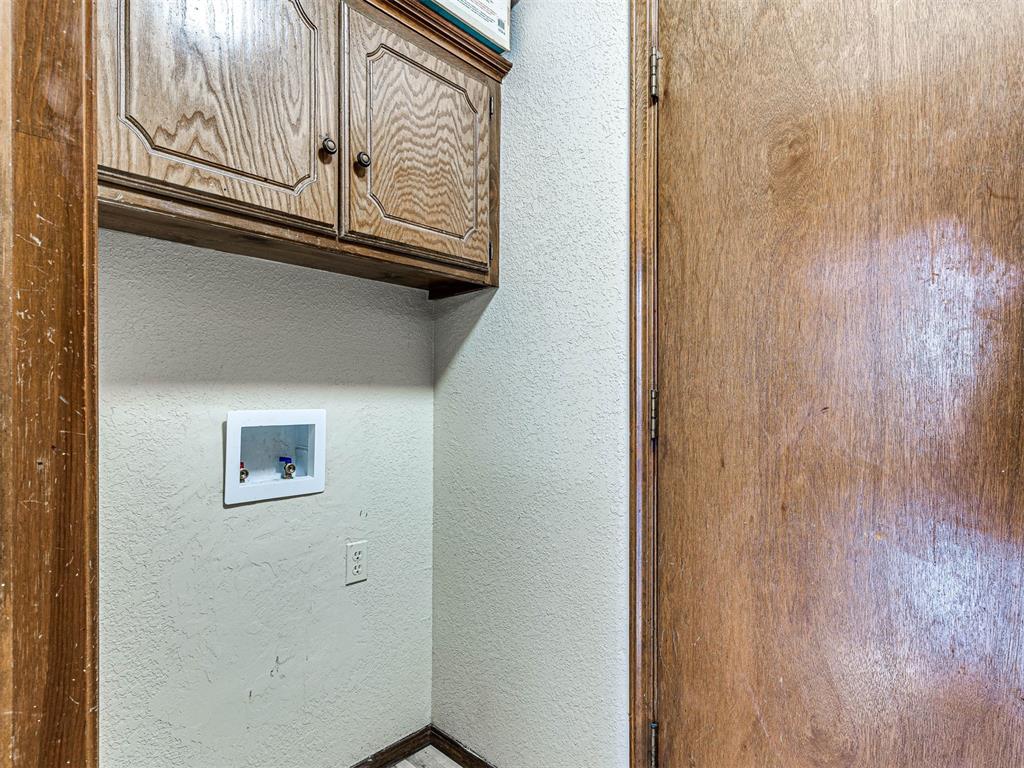 8712 Oakridge Drive Property Photo 12