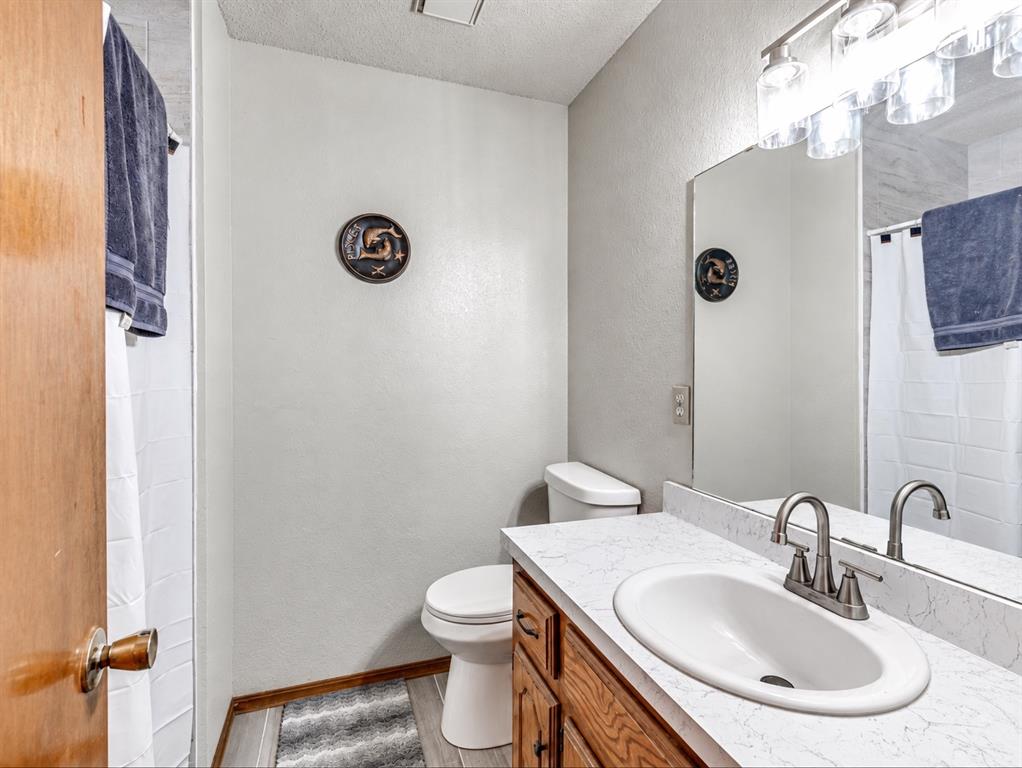 8712 Oakridge Drive Property Photo 13