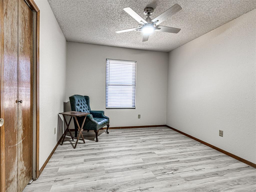 8712 Oakridge Drive Property Photo 14
