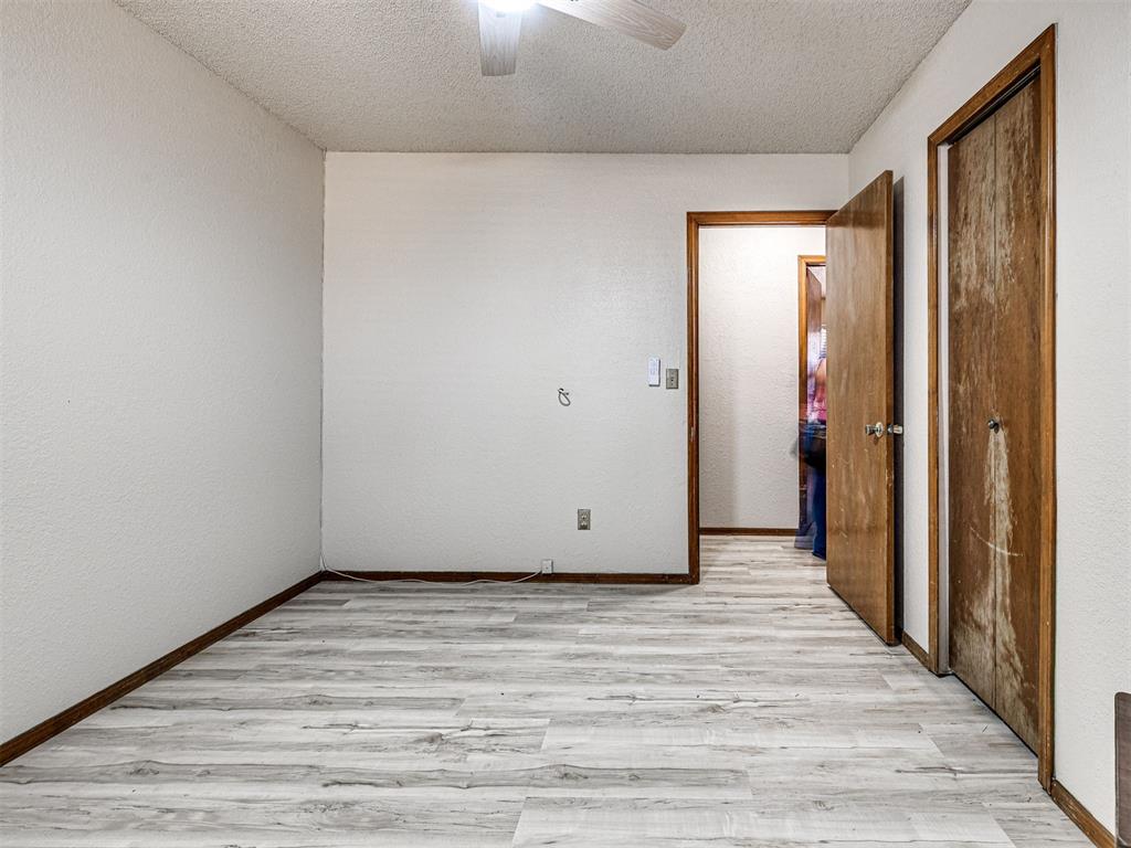 8712 Oakridge Drive Property Photo 15