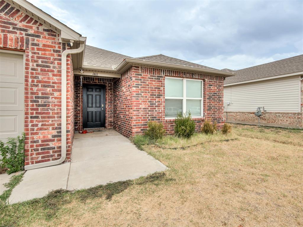 1411 Chuck Wagon Drive Property Photo 2