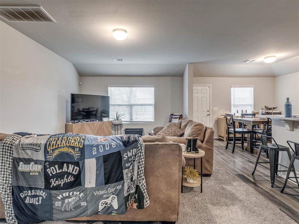 1411 Chuck Wagon Drive Property Photo 4