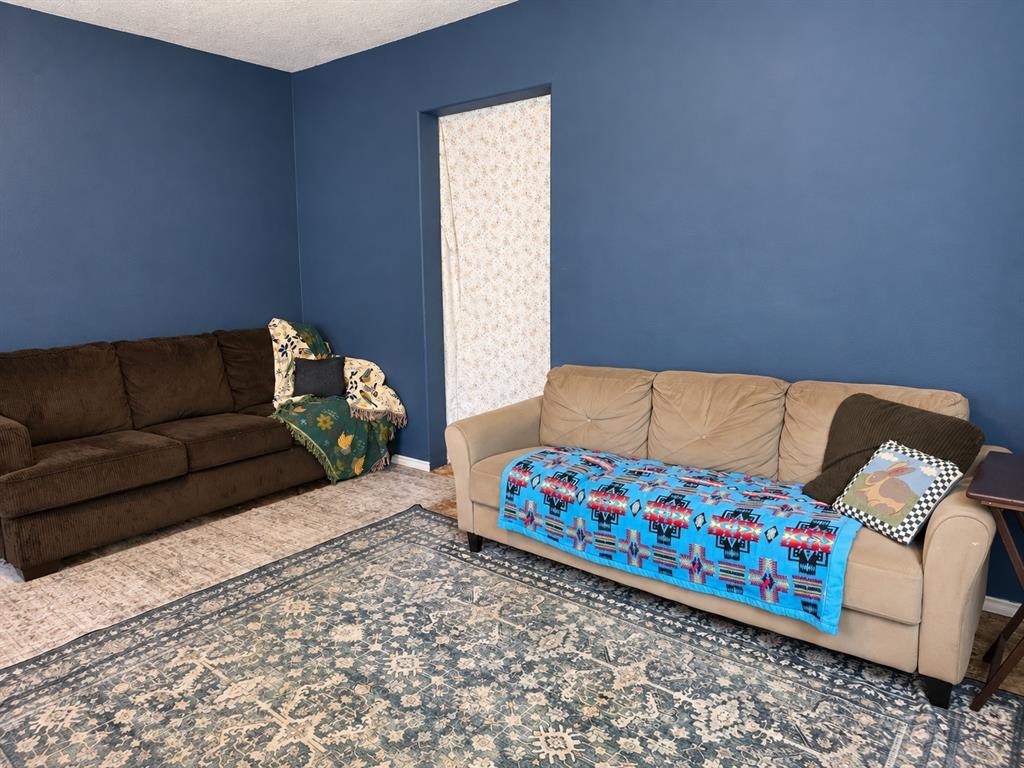 105 Se Adams Street Property Photo 3