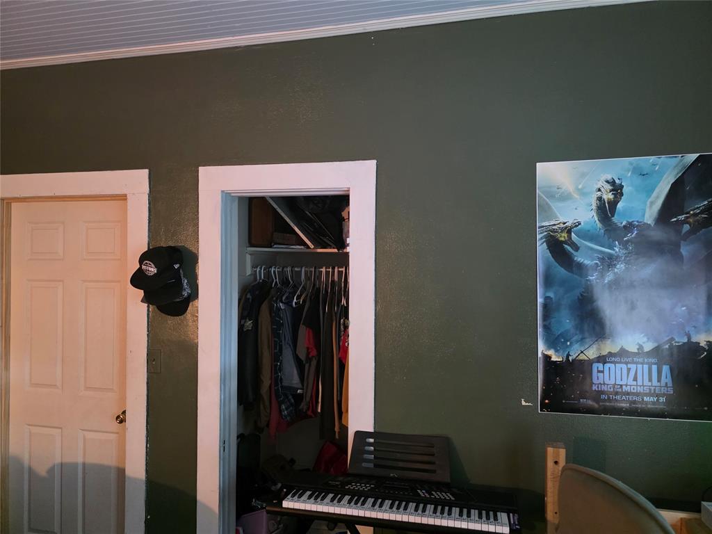 105 Se Adams Street Property Photo 8