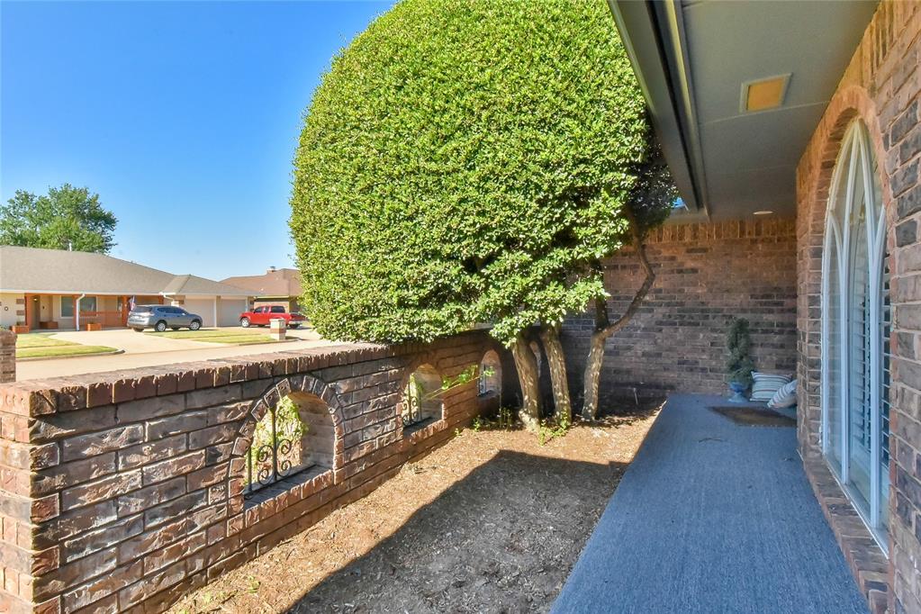 417 Sw 102nd Street Property Photo 4