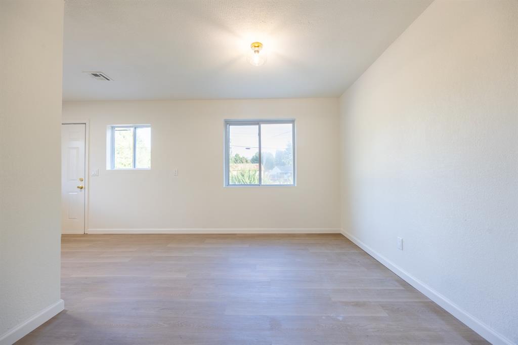 2124 N Tulsa Avenue Property Photo 5