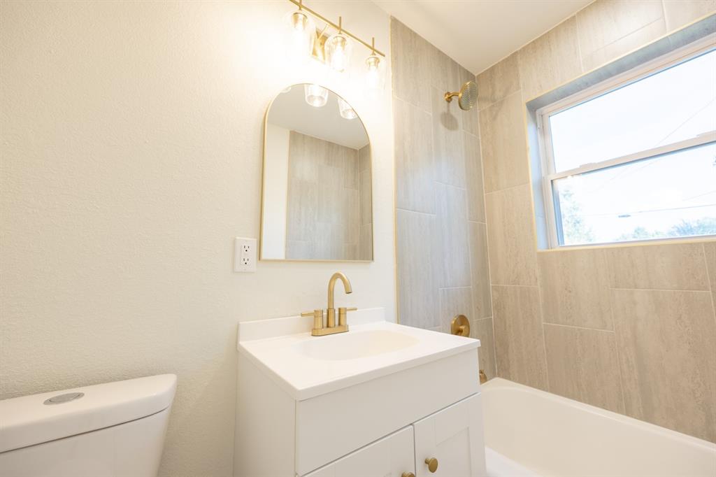 2124 N Tulsa Avenue Property Photo 8
