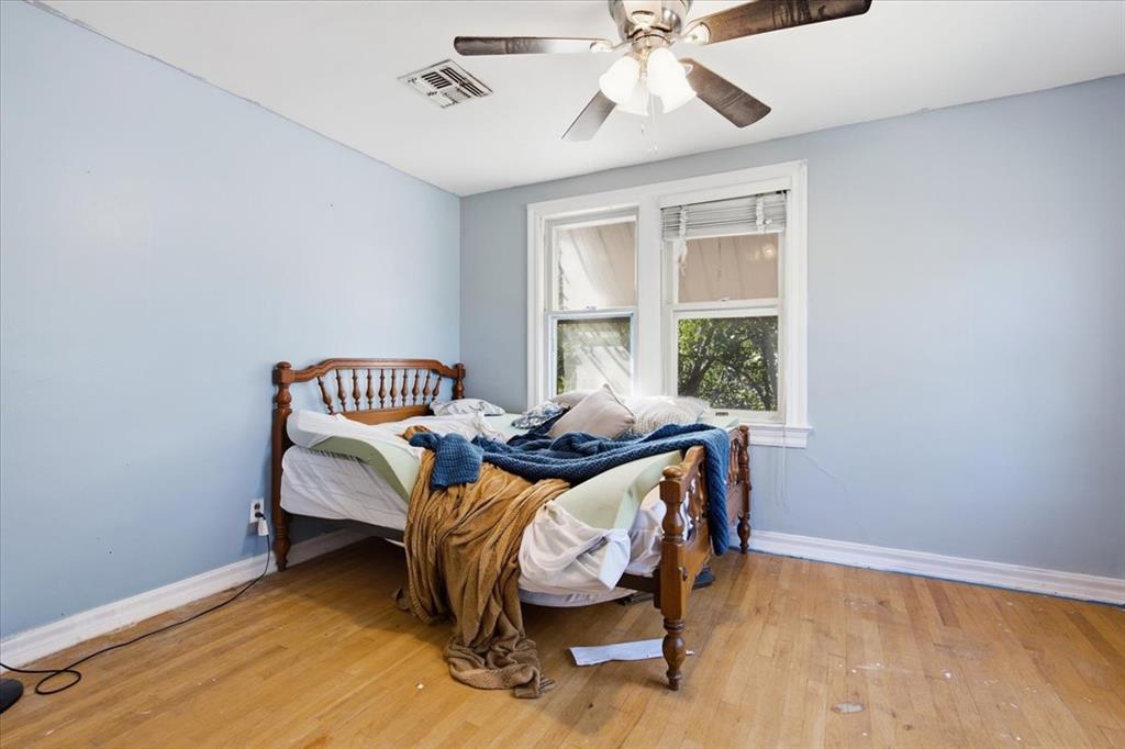 331 S Broadway Street Property Photo 16