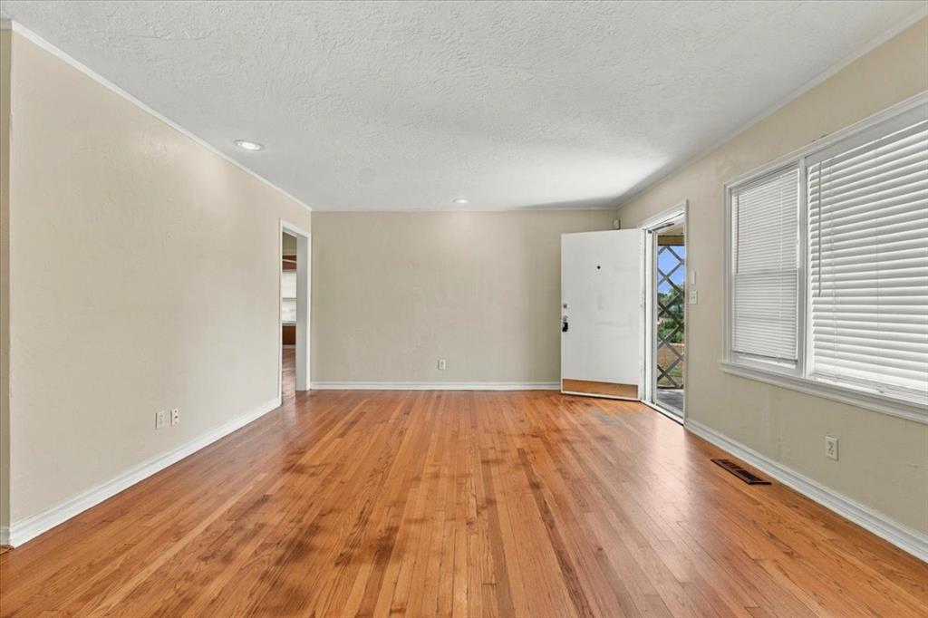 1103 Belford Avenue Property Photo 5