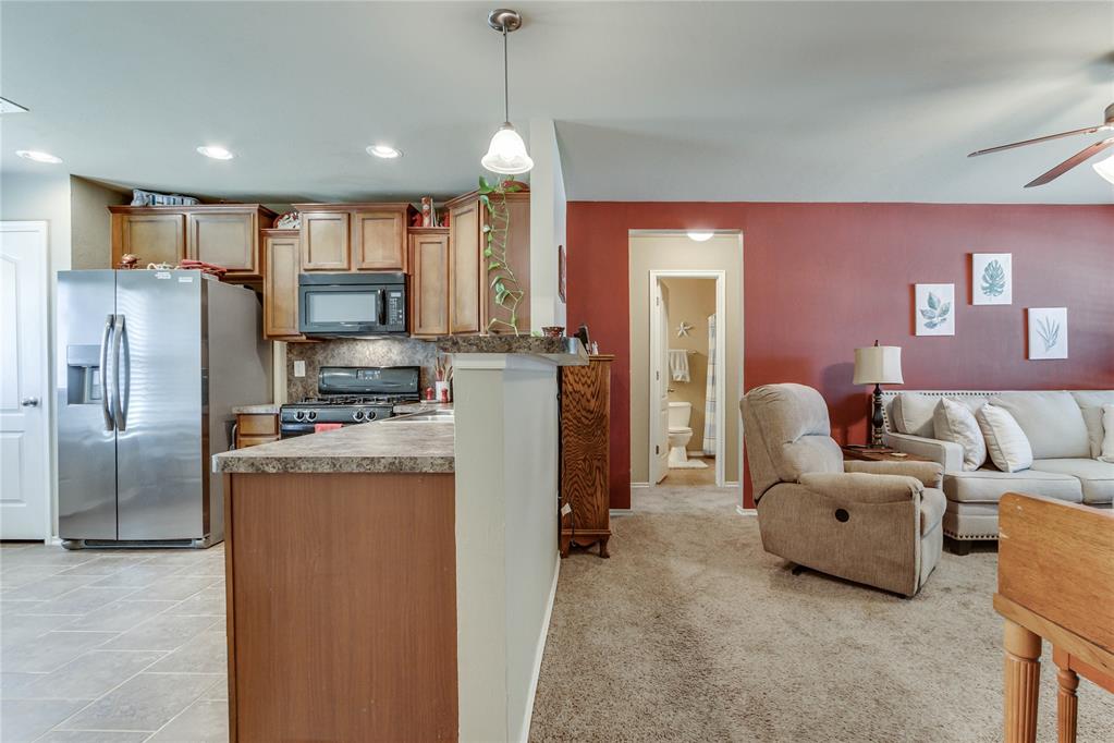 404 Jb Street Property Photo 7