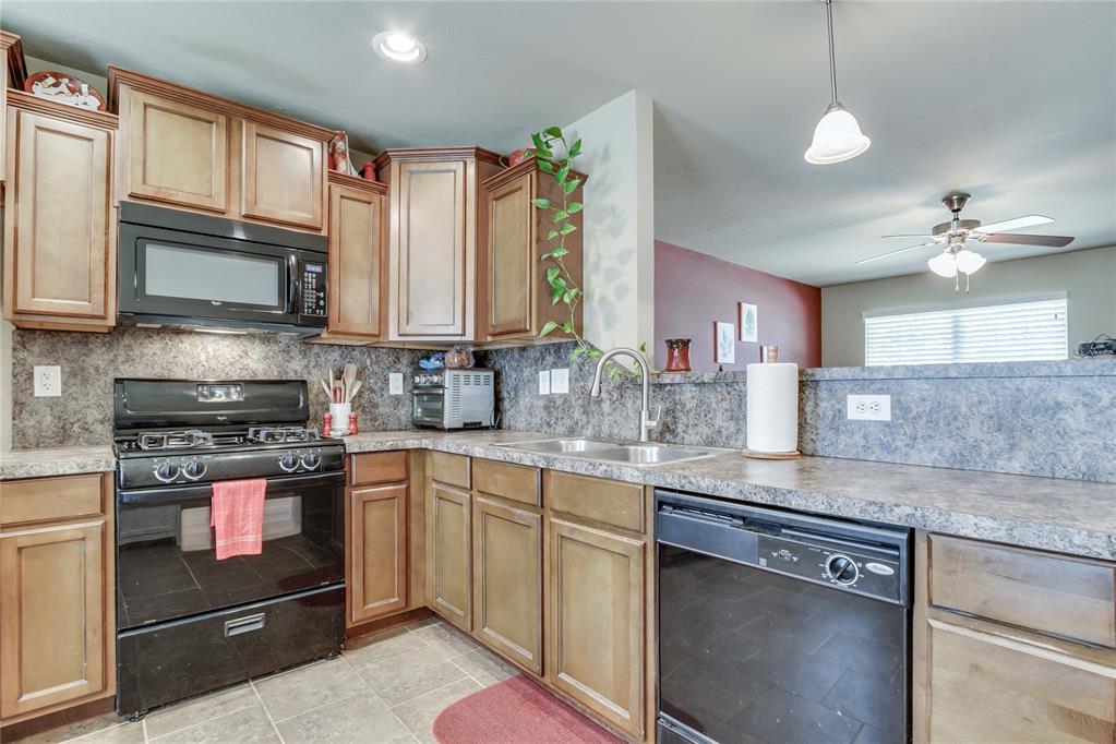 404 Jb Street Property Photo 10