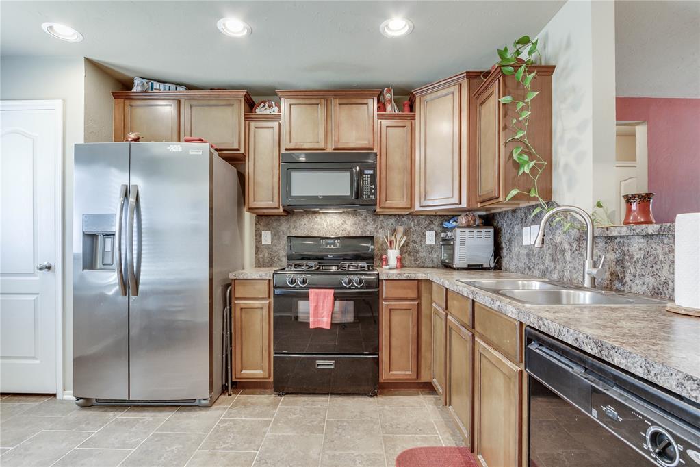 404 Jb Street Property Photo 11