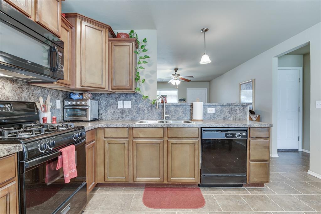 404 Jb Street Property Photo 14