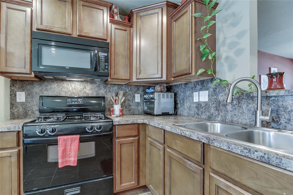 404 Jb Street Property Photo 15