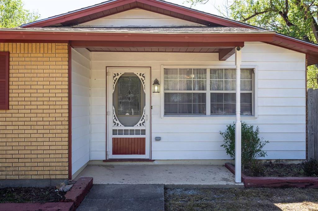 526 Nw Glendale Drive Property Photo 4