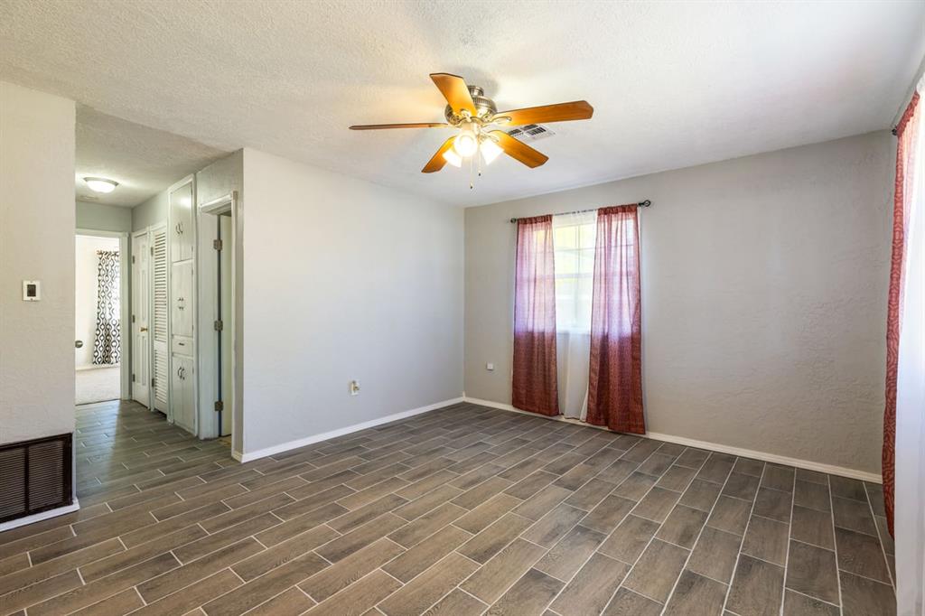 526 Nw Glendale Drive Property Photo 6