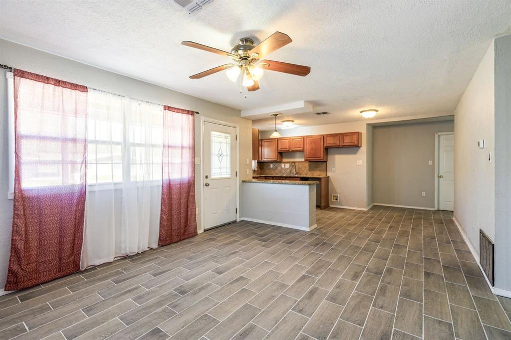 526 Nw Glendale Drive Property Photo 7