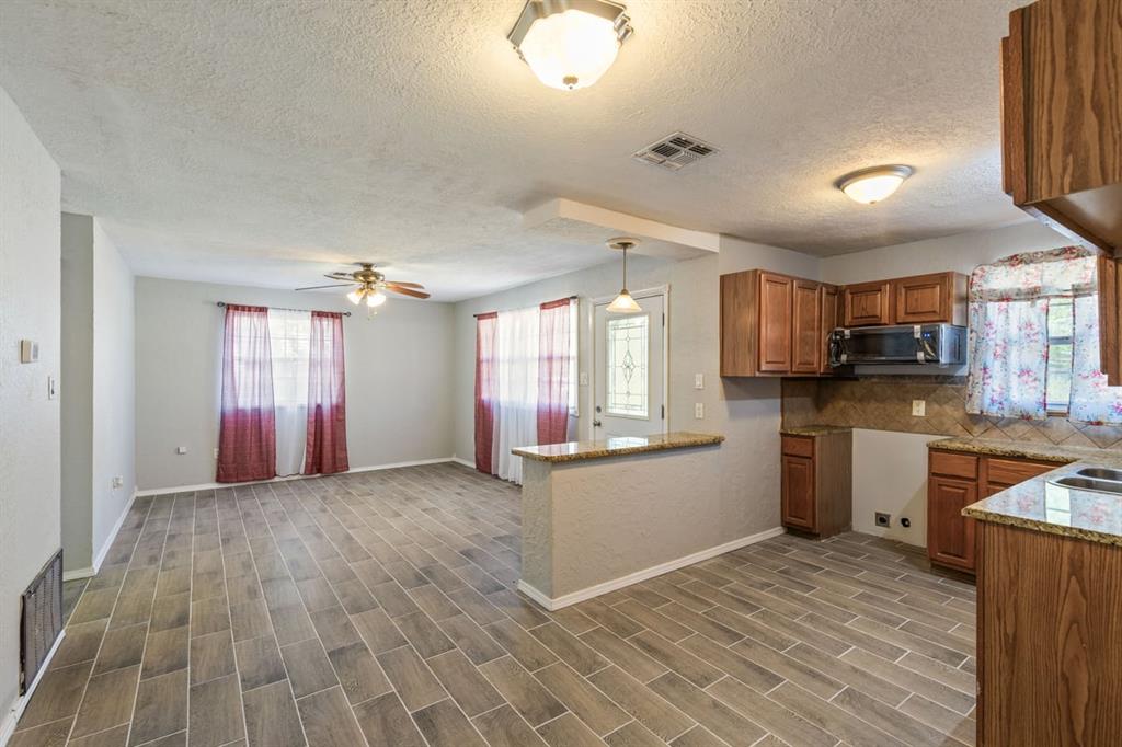 526 Nw Glendale Drive Property Photo 8