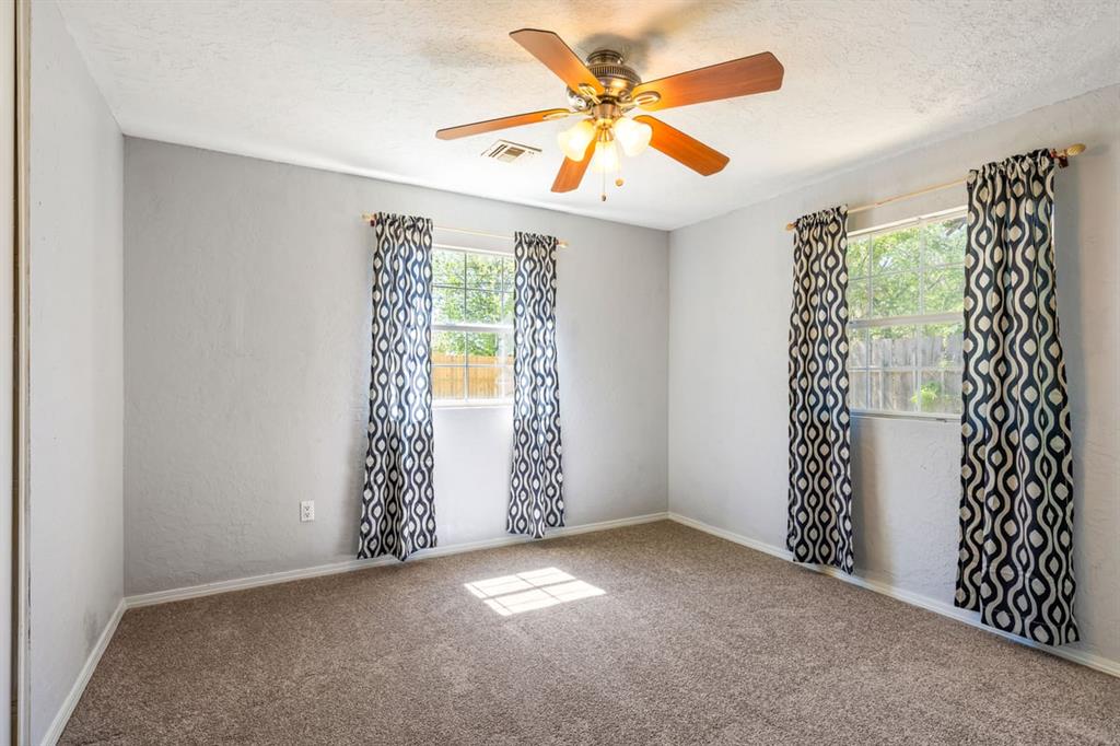 526 Nw Glendale Drive Property Photo 19