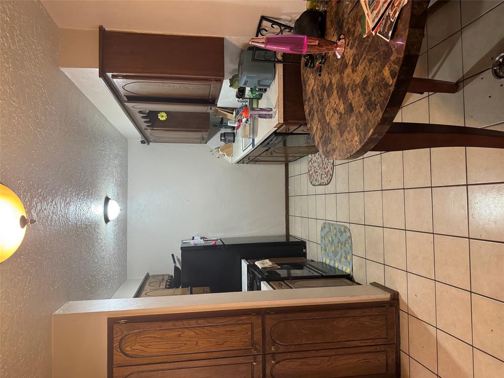 2230 Donna Drive 2232 Property Photo 2