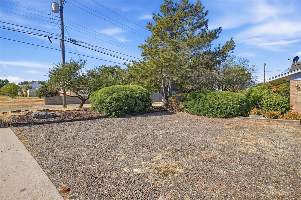 2219 N Flamingo Lane Property Photo 3