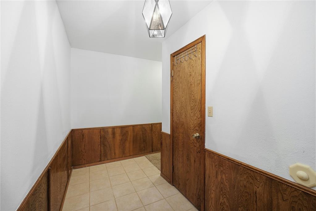 2219 N Flamingo Lane Property Photo 4