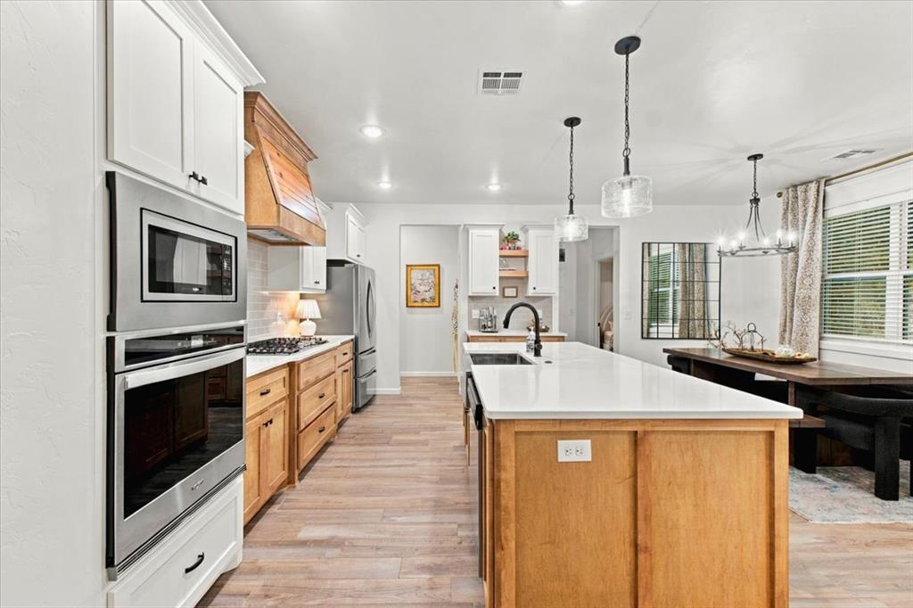 2301 Creekview Drive Property Photo 8