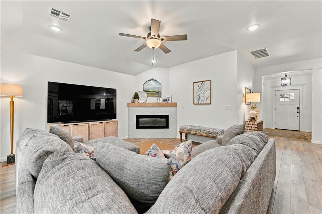 2301 Creekview Drive Property Photo 19